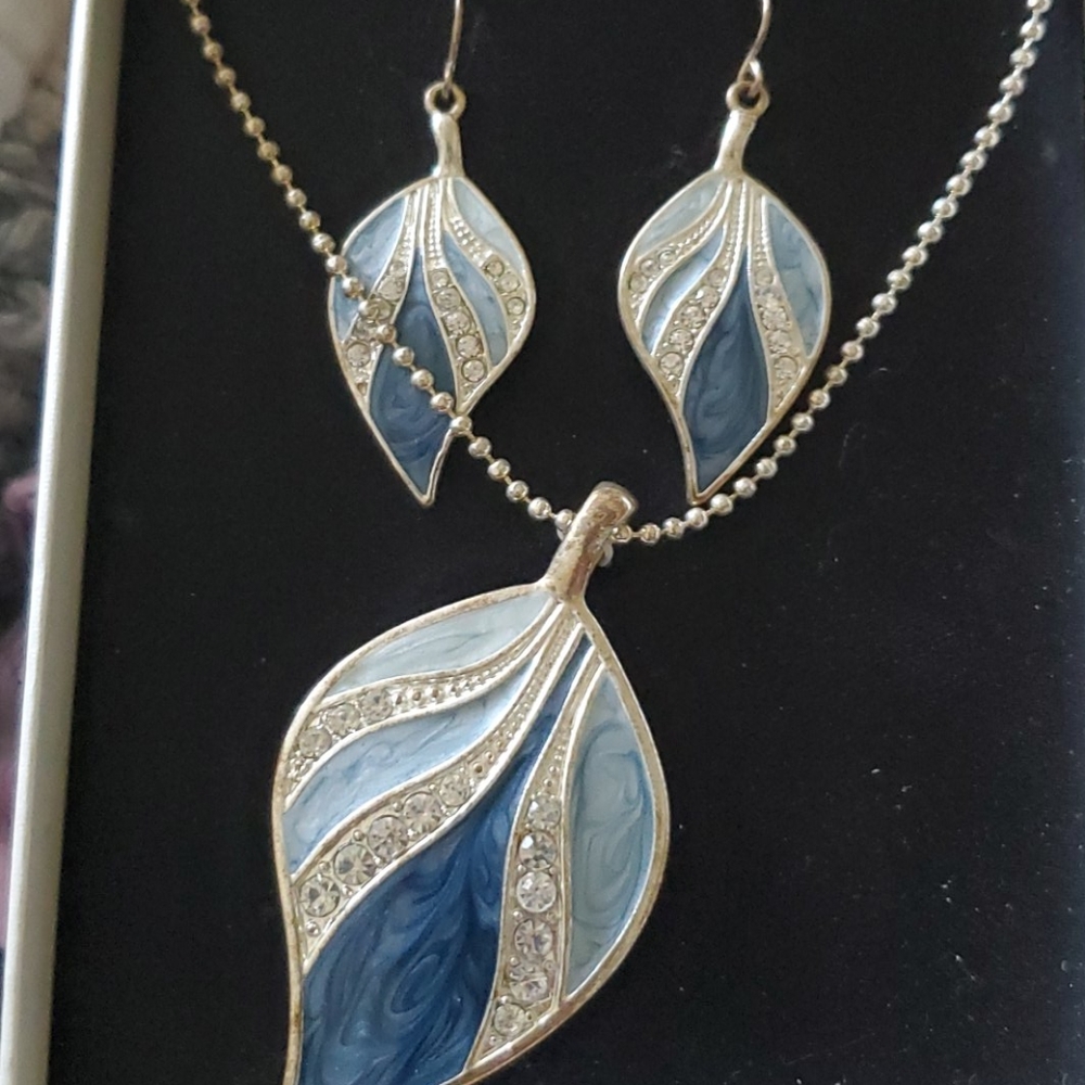 Fashion Necklace and earrings box set